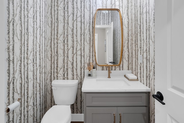 7501 Kirby Knowle Ct, Columbia, MO 65203 - half bath with wallpapered walls and vanity