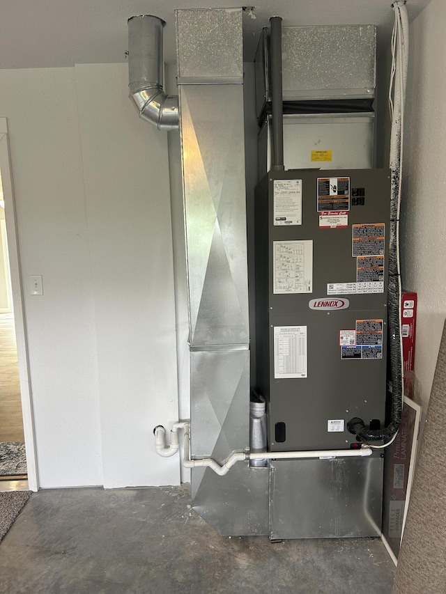 915 Colorado St, Jefferson City, MO 65109 - utilities featuring heating unit