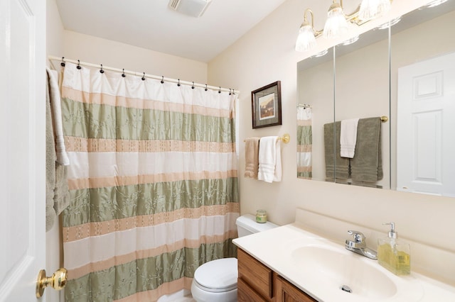 9050 Hartley Rd, Hallsville, MO 65255 - full bathroom with vanity and curtained shower