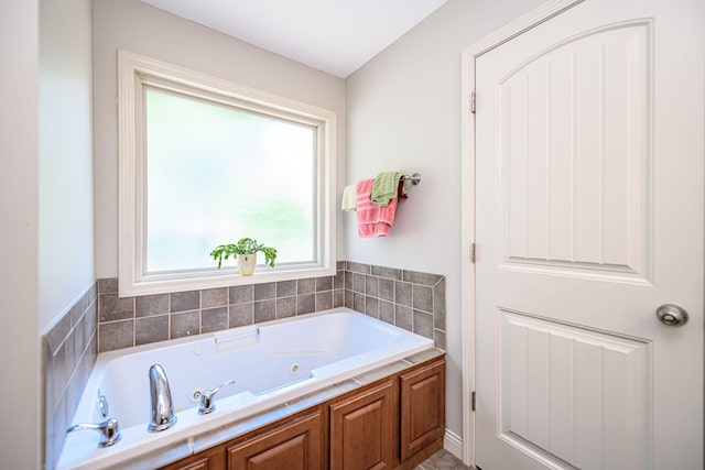 4504 Orrine St, Columbia, MO 65201 - full bath featuring a jetted tub