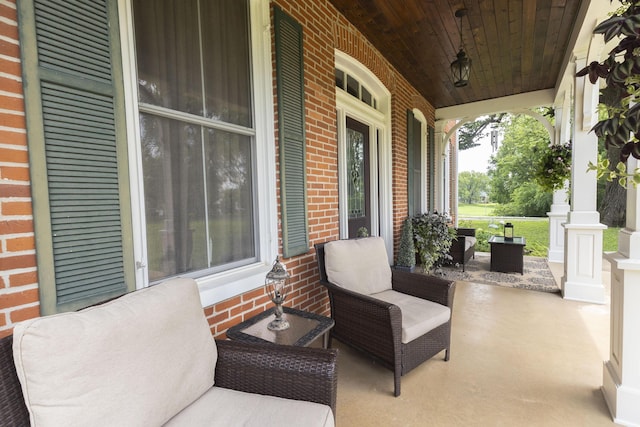1001 Randolph St, Glasgow, MO 65254 - view of covered porch