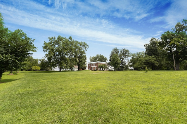 1001 Randolph St, Glasgow, MO 65254 - view of grassy yard