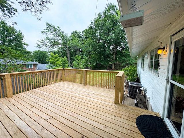 1000 Yale Dr, Columbia, MO 65203 - wooden deck with view of wooded area