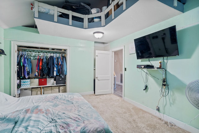 704 N Jefferson St, Mexico, MO 65265 - bedroom with carpet floors and a closet