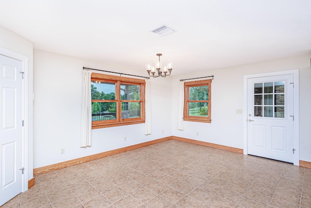 902 S Cedar Grove Blvd, Columbia, MO 65201 - unfurnished room featuring a chandelier and baseboards