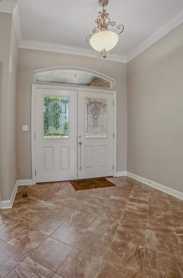 3904 Ivanhoe Blvd, Columbia, MO 65203 - foyer entrance featuring crown molding and baseboards