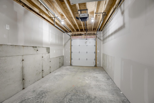 4305 Peregrine Pl, Columbia, MO 65202 - garage featuring a garage door opener