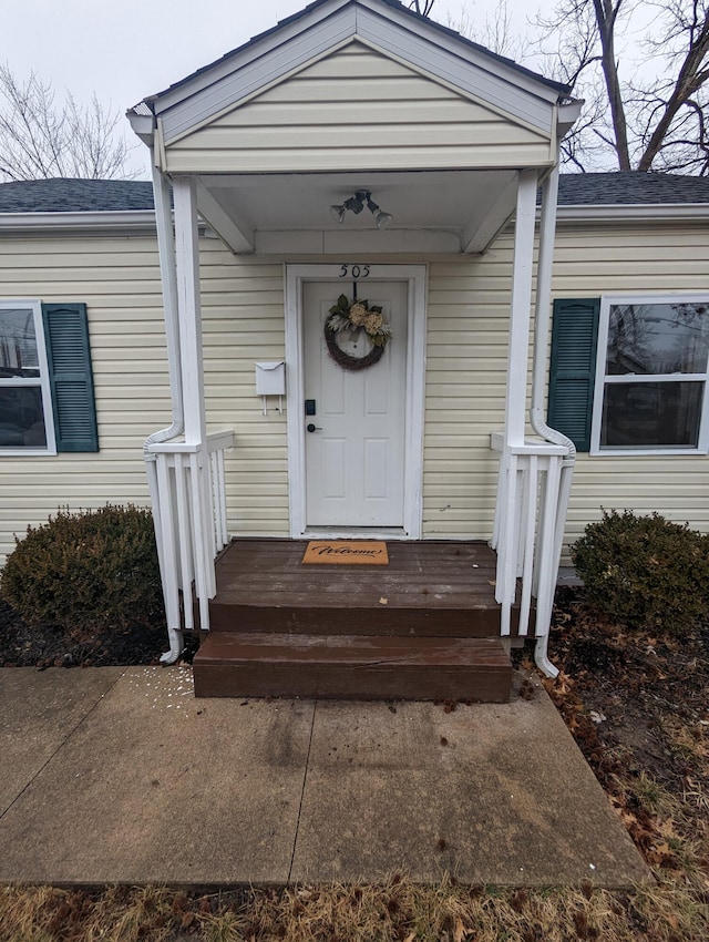 505 W Worley St, Columbia, MO 65203 - view of exterior entry featuring roof with shingles