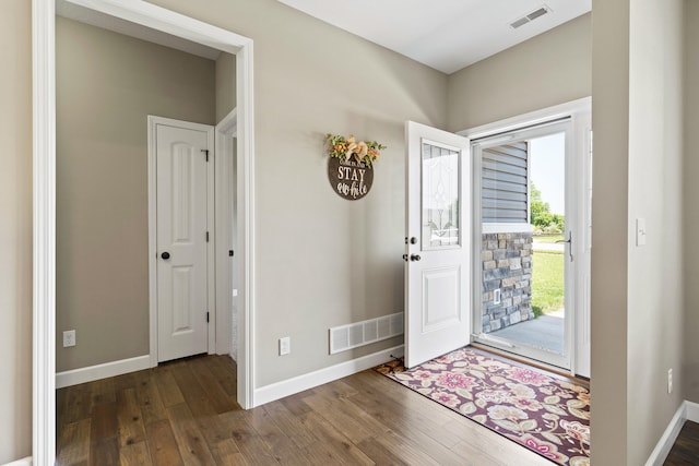 15409 Allegiance Ave, Ashland, MO 65010 - entrance foyer featuring dark wood-style flooring