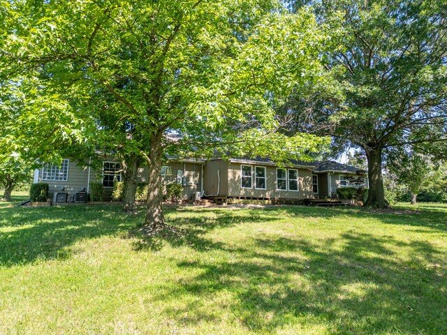 9855 N Route E, Harrisburg, MO 65256 - view of front of home featuring a front yard