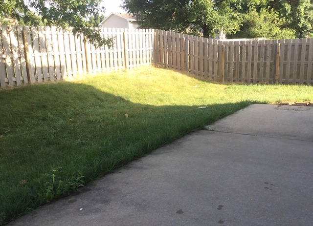 201 Port Way, Columbia, MO 65201 - view of yard with a patio area