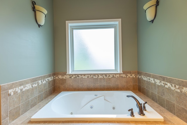 315 W Proctor St, Sturgeon, MO 65284 - bathroom featuring a whirlpool tub