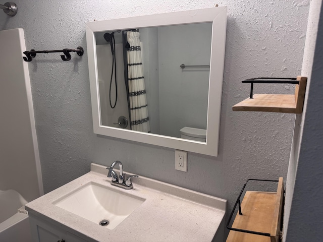 809 S 4th St, Moberly, MO 65259 - full bath featuring vanity, a shower with curtain, and a textured wall