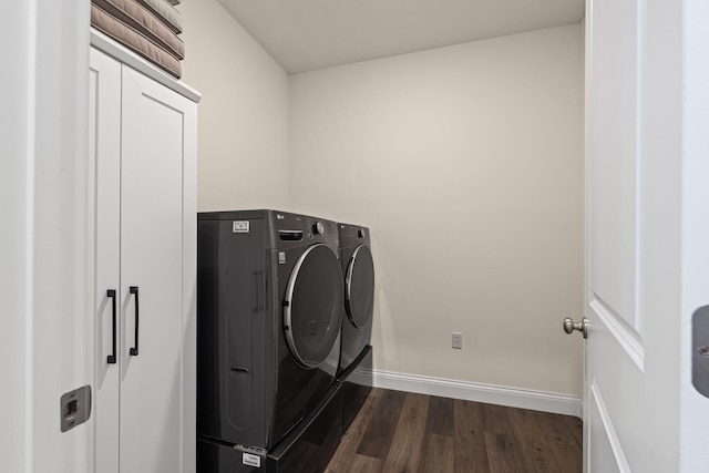 2821 Clopton Ct, Columbia, MO 65203 - laundry area with washing machine and clothes dryer and dark wood-type flooring