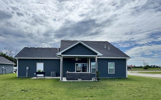 921 S Columbia St, Centralia, MO 65240 - rear view of property with ceiling fan, an outdoor hangout area, a patio, and a yard