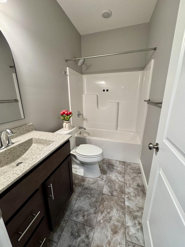 921 S Columbia St, Centralia, MO 65240 - bathroom featuring vanity and shower / tub combination