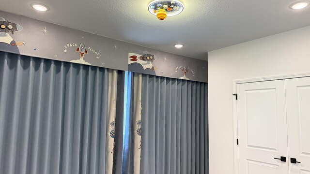 717 Angels Rest Way, Columbia, MO 65203 - detailed view of a textured ceiling and recessed lighting