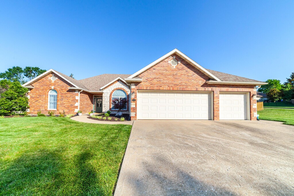 4701 Royal Heritage Dr, Columbia, MO 65203 - photo 1