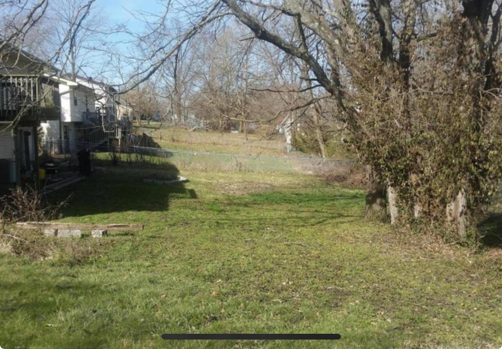 387 E Hackberry Blvd, Columbia, MO 65202 - view of grassy yard