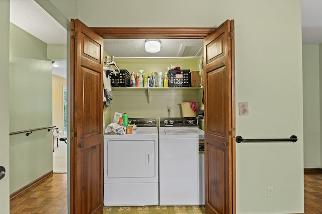 3707 Woodridge Ct, Columbia, MO 65201 - washroom featuring washer and dryer and a textured ceiling