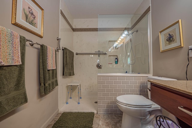 1331 Lantern Pointe Dr, Moberly, MO 65270 - full bath featuring a walk in shower and vanity