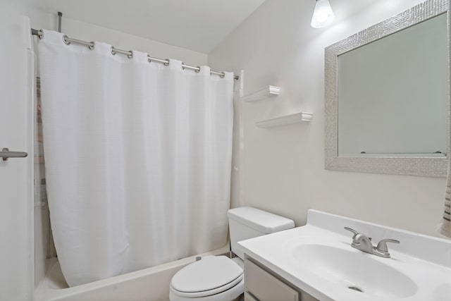 547 E Clearview Dr, Columbia, MO 65202 - bathroom featuring shower / bathtub combination with curtain and vanity