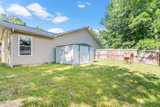 547 E Clearview Dr, Columbia, MO 65202 - fenced backyard with a storage shed