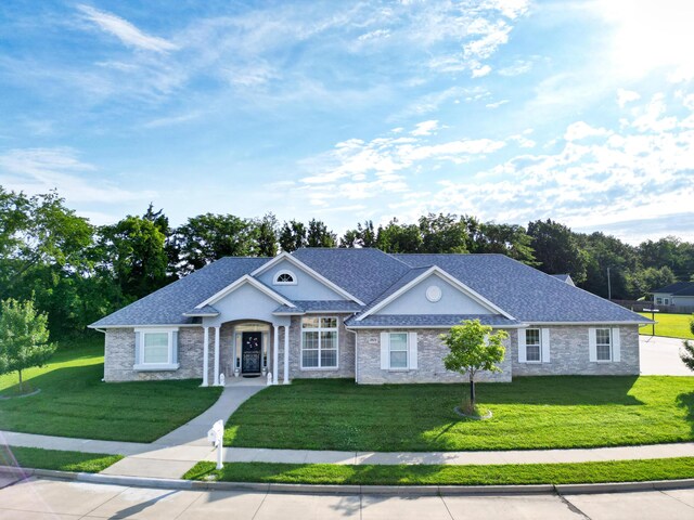 3824 Canyon Ridge Dr, Columbia, MO 65202 - ranch-style house with a front yard