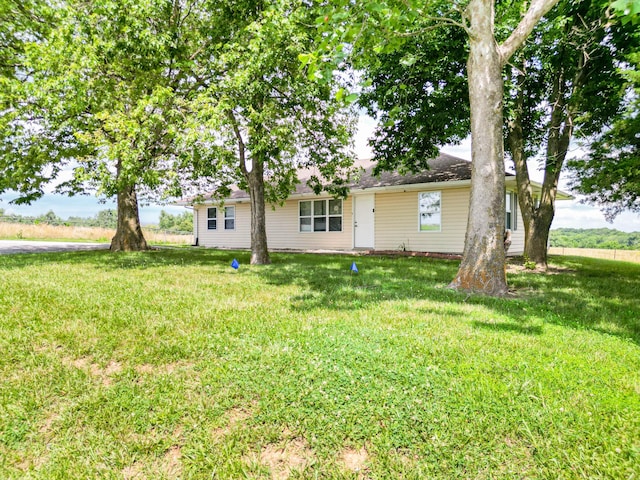 4410 N Creasy Springs Rd, Columbia, MO 65202 - view of front of house featuring a front lawn