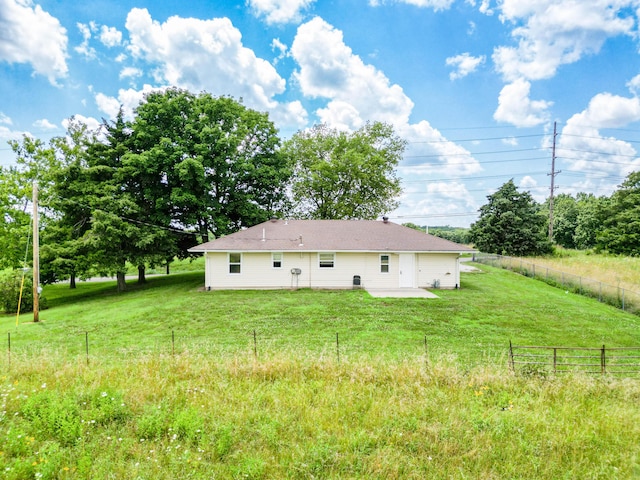4410 N Creasy Springs Rd, Columbia, MO 65202 - rear view of property featuring a patio area