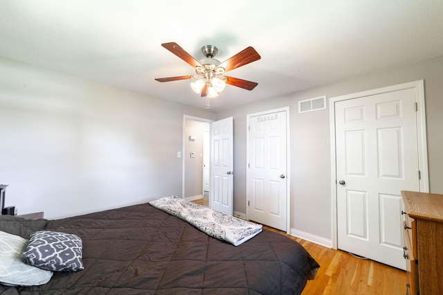 1601 Parklawn Ct, Columbia, MO 65202 - bedroom featuring light wood finished floors and a ceiling fan