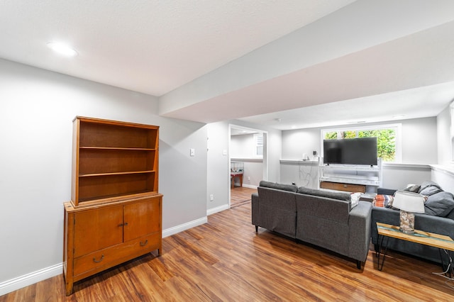 1601 Parklawn Ct, Columbia, MO 65202 - living room with wood finished floors and recessed lighting