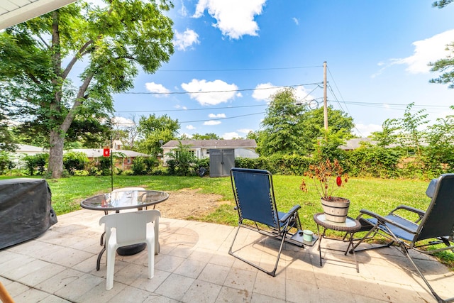 1601 Parklawn Ct, Columbia, MO 65202 - view of patio / terrace with a fire pit