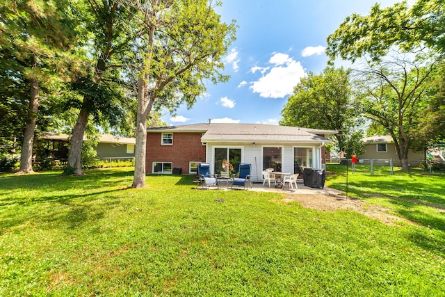 1601 Parklawn Ct, Columbia, MO 65202 - back of house with a patio