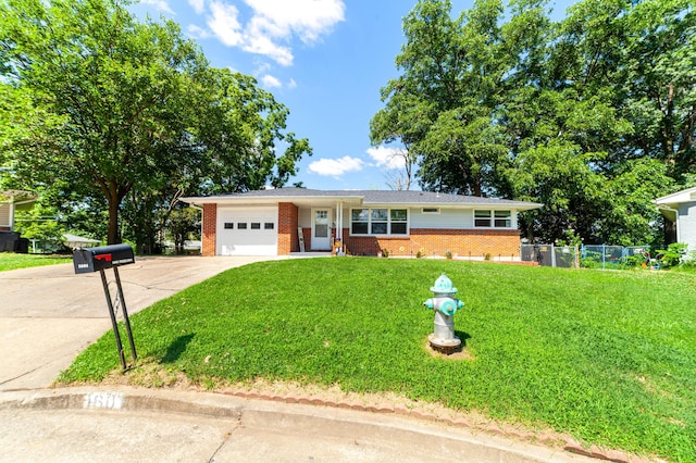 1601 Parklawn Ct, Columbia, MO 65202 - single story home featuring driveway, brick siding, and a garage