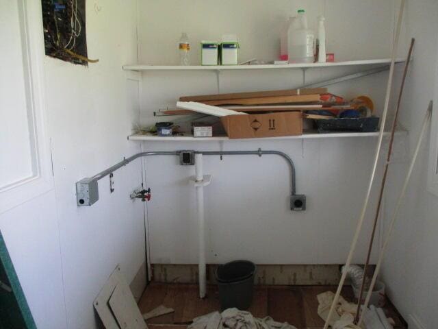 17750 N Rte Z, Centralia, MO 65240 - laundry area featuring washer hookup and electric dryer hookup