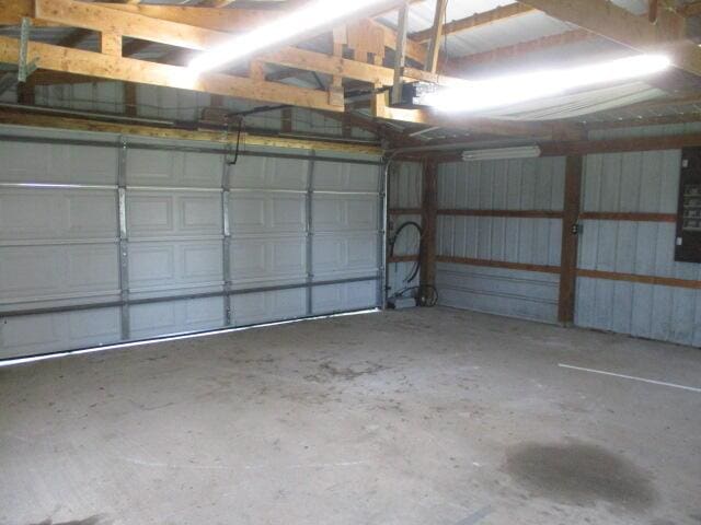 17750 N Rte Z, Centralia, MO 65240 - garage featuring a garage door opener