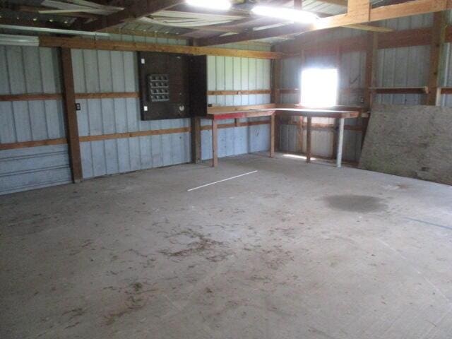 17750 N Rte Z, Centralia, MO 65240 - view of garage