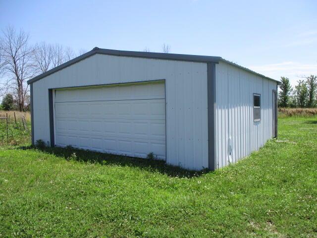 17750 N Rte Z, Centralia, MO 65240 - view of detached garage