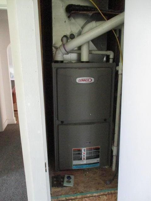17750 N Rte Z, Centralia, MO 65240 - view of utility room