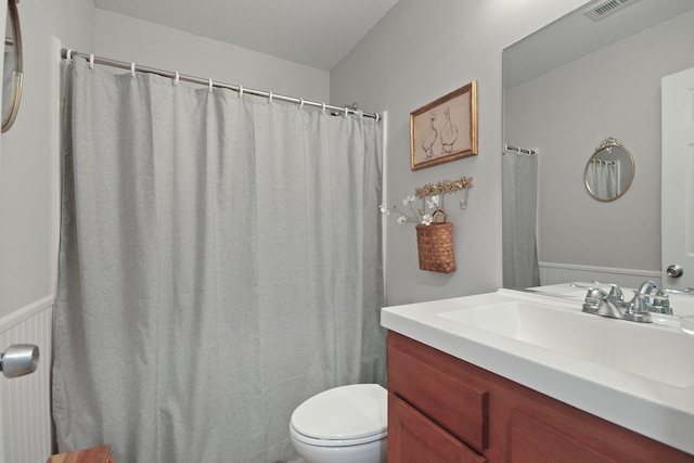 925 Kelli Ct, Centralia, MO 65240 - bathroom featuring vanity and toilet