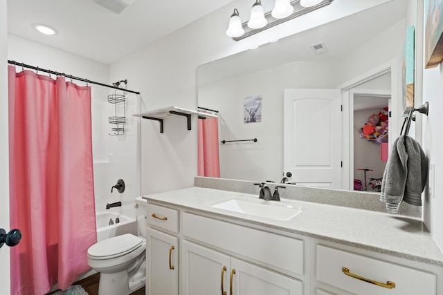 506 Addie Ln, Centralia, MO 65240 - full bath featuring vanity and shower / bath combination with curtain