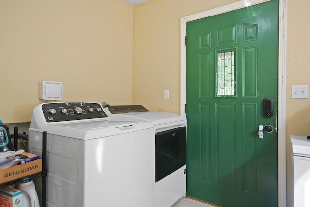 4241 E Ketterer Rd, Columbia, MO 65202 - laundry area featuring washer and dryer