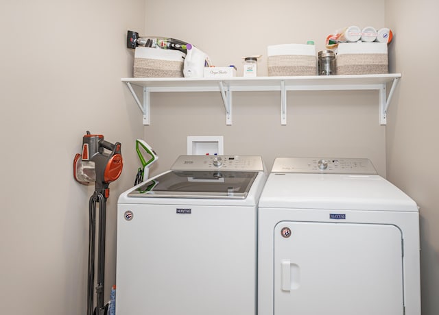 2905 N N Garth Ave, Columbia, MO 65202 - washroom featuring washer and clothes dryer