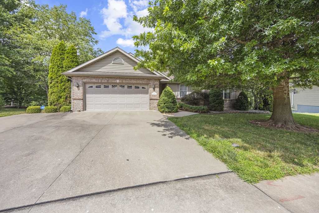 307 Macaw Dr, Columbia, MO 65202 - photo 1