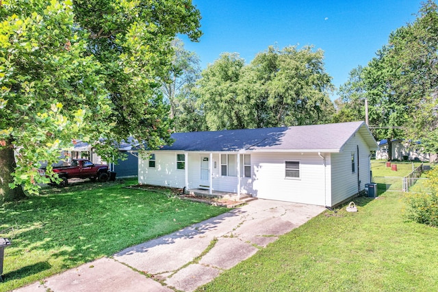 213 S Reed St, Centralia, MO 65240 - photo 1