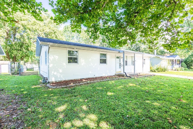 213 S Reed St, Centralia, MO 65240 - photo 2