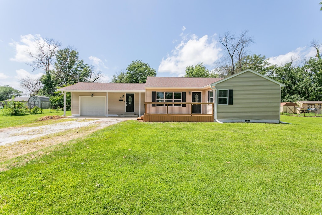 705 S Clayton St, Centralia, MO 65240 - photo 1