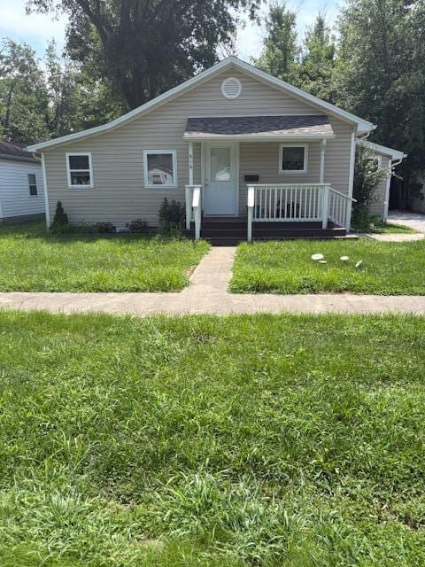 616 E Booth St, Centralia, MO 65240 - photo 1