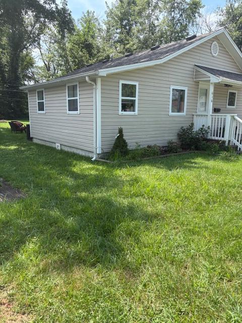 616 E Booth St, Centralia, MO 65240 - photo 3